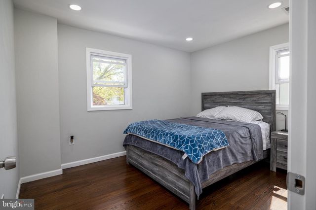 21 DIXMONT AVE, Trenton, NJ 08618