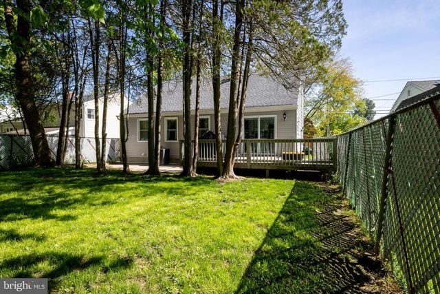 21 DIXMONT AVE, Trenton, NJ 08618