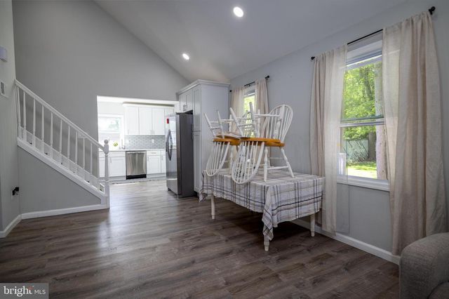 21 DIXMONT AVE, Trenton, NJ 08618