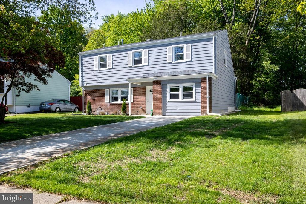 21 DIXMONT AVE, Trenton, NJ 08618