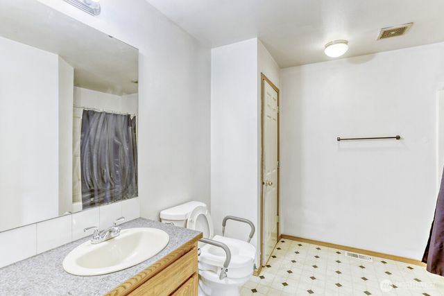 2012 147th Place SW, Lynnwood, WA 98087