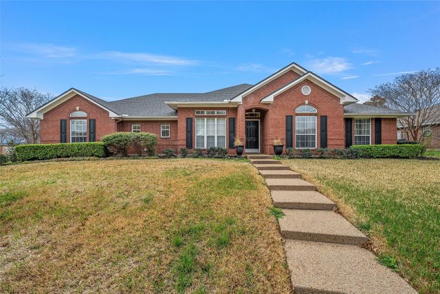 1400 Radisson Drive, Hewitt, TX 76643