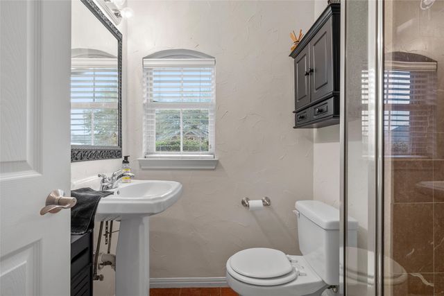 1400 Radisson Drive, Hewitt, TX 76643