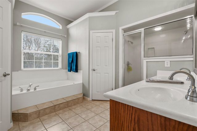 1400 Radisson Drive, Hewitt, TX 76643