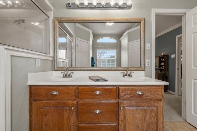 1400 Radisson Drive, Hewitt, TX 76643