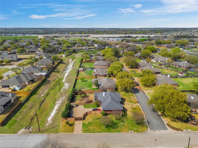 1400 Radisson Drive, Hewitt, TX 76643