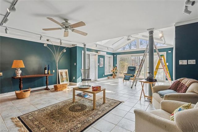 182 Revelle DR, Newport News, VA 23608