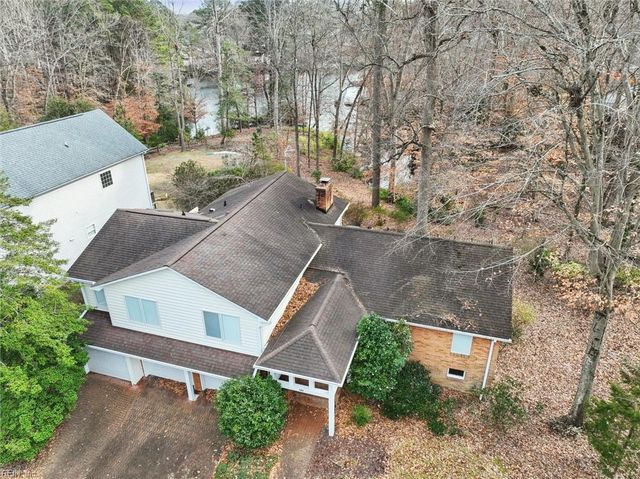 182 Revelle DR, Newport News, VA 23608