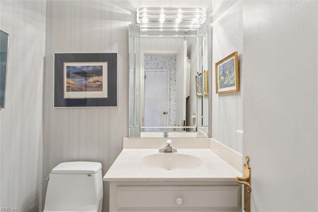 182 Revelle DR, Newport News, VA 23608