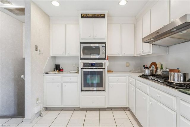 182 Revelle DR, Newport News, VA 23608