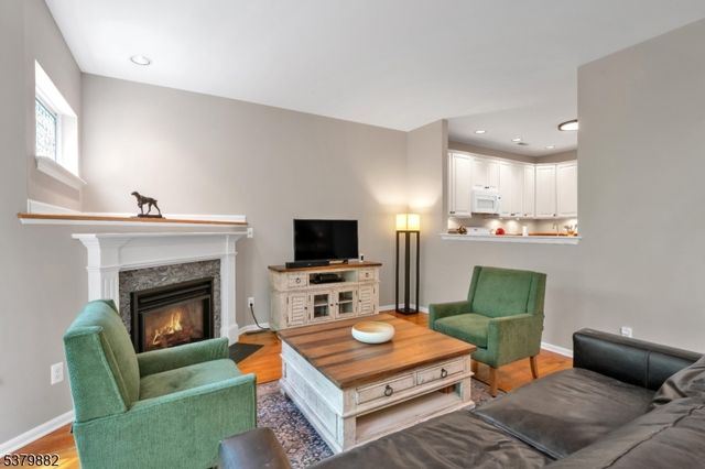 25 Rock Creek Woods Dr, Lambertville City, NJ 08530