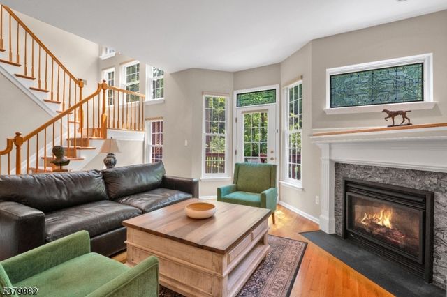 25 Rock Creek Woods Dr, Lambertville City, NJ 08530