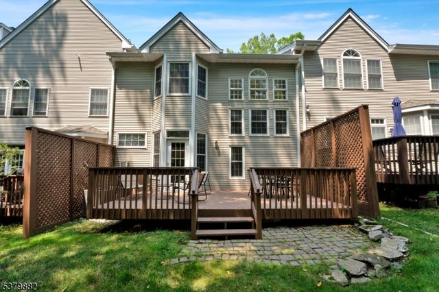 25 Rock Creek Woods Dr, Lambertville City, NJ 08530