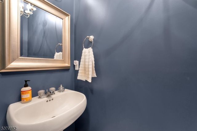 25 Rock Creek Woods Dr, Lambertville City, NJ 08530