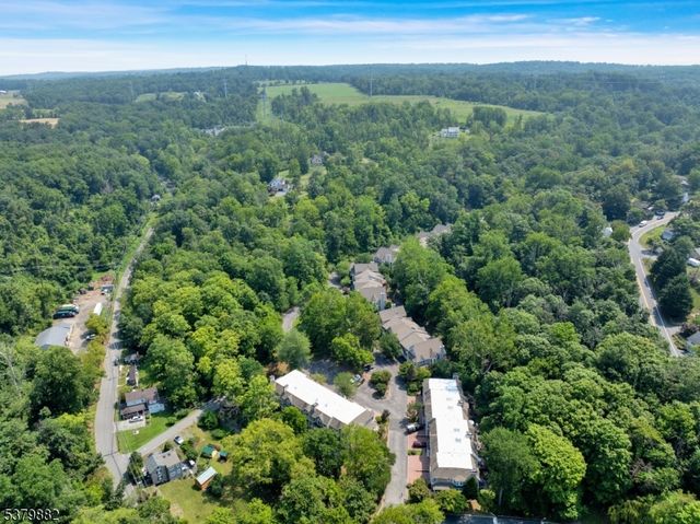 25 Rock Creek Woods Dr, Lambertville City, NJ 08530