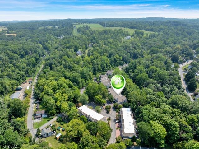 25 Rock Creek Woods Dr, Lambertville City, NJ 08530