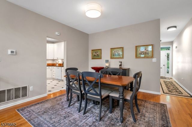 25 Rock Creek Woods Dr, Lambertville City, NJ 08530