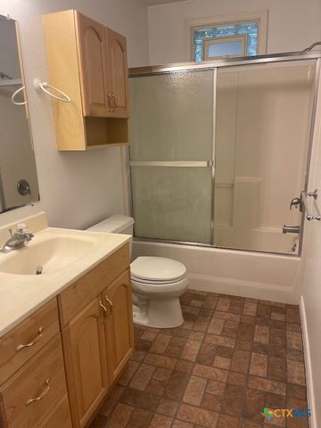 1640 Lonesome, Canyon Lake, TX 78133