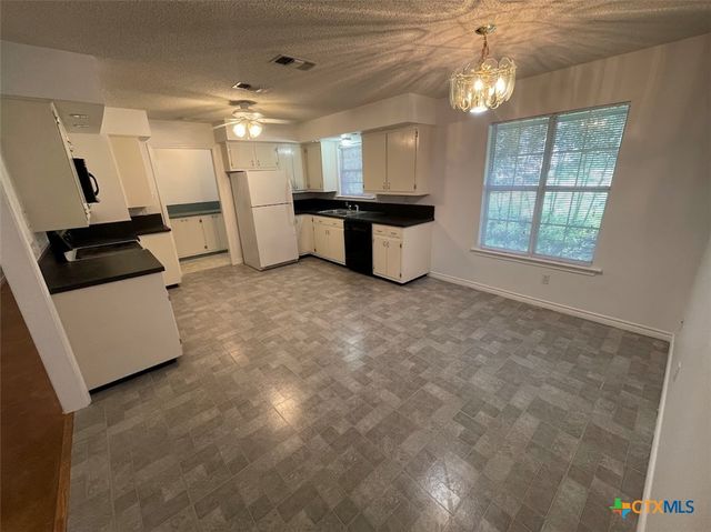 1640 Lonesome, Canyon Lake, TX 78133
