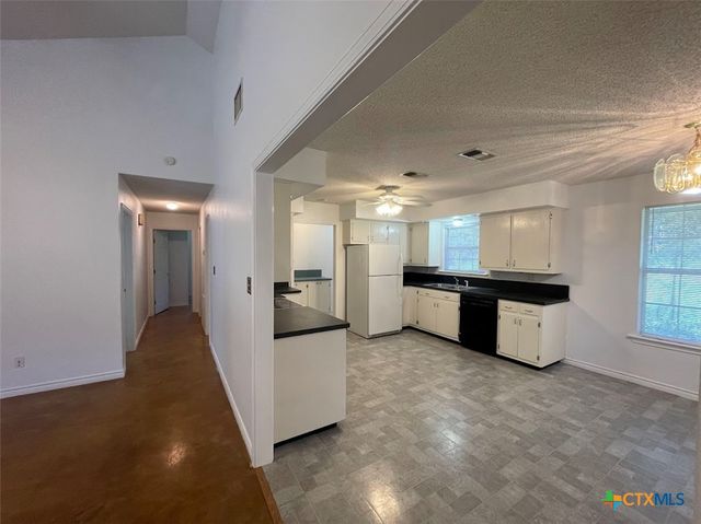 1640 Lonesome, Canyon Lake, TX 78133