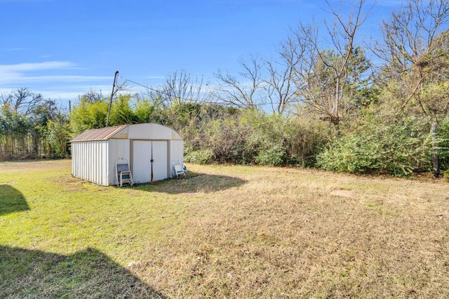 3107 Russell Road, Arlington, TX 76001
