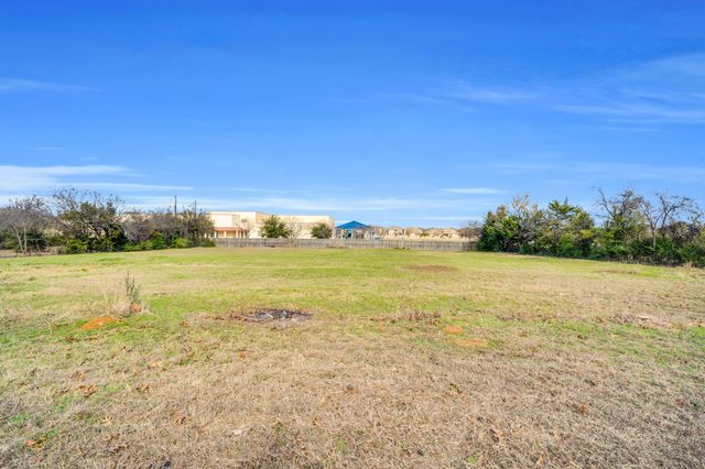 3107 Russell Road, Arlington, TX 76001