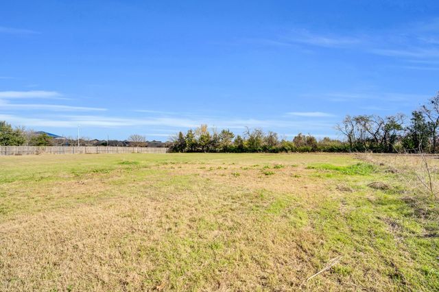 3107 Russell Road, Arlington, TX 76001