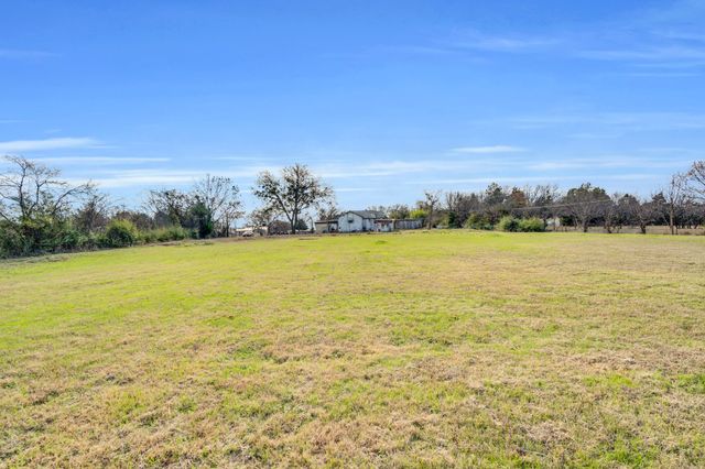 3107 Russell Road, Arlington, TX 76001