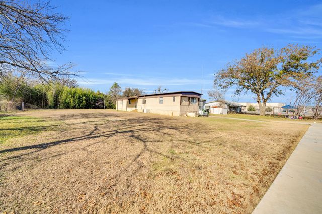 3107 Russell Road, Arlington, TX 76001