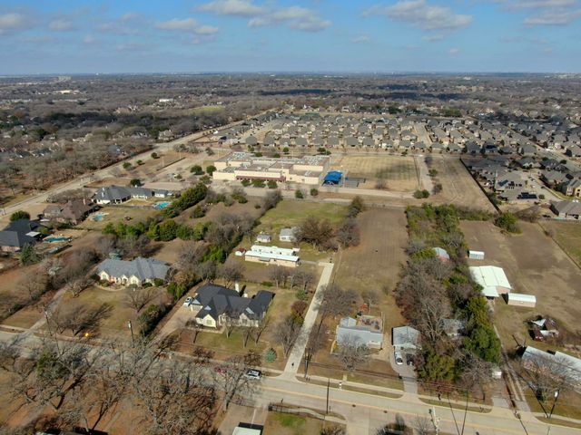 3107 Russell Road, Arlington, TX 76001