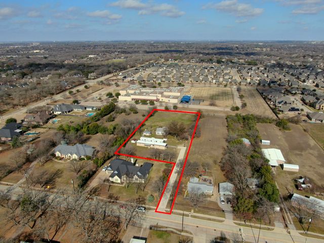 3107 Russell Road, Arlington, TX 76001