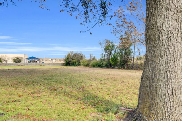 3107 Russell Road, Arlington, TX 76001