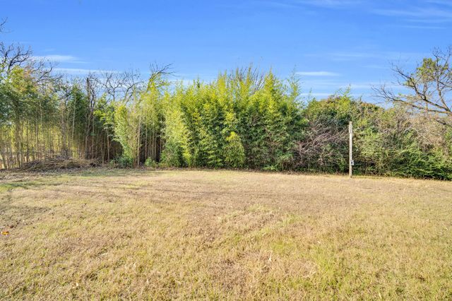 3107 Russell Road, Arlington, TX 76001