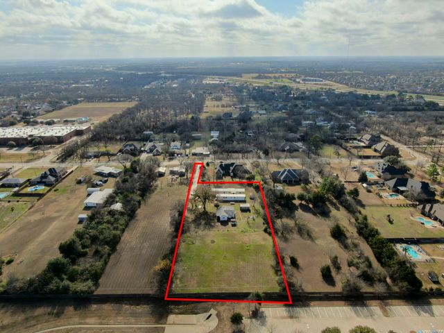 3107 Russell Road, Arlington, TX 76001