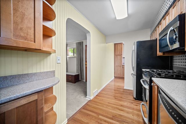 294 McMurray Rd. ROAD, Upper St Clair, PA 15241