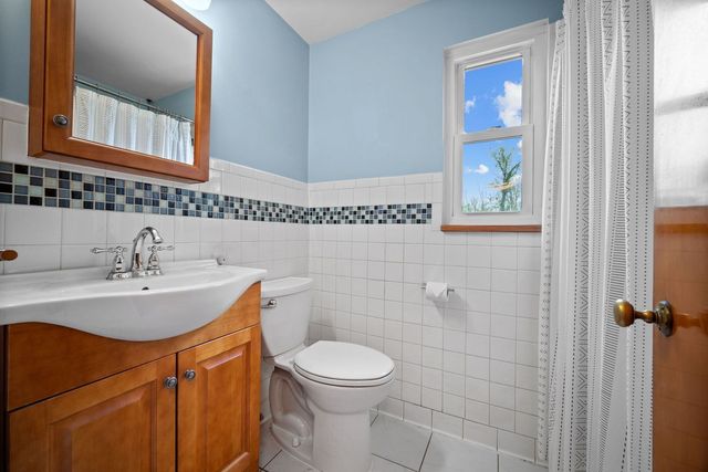 294 McMurray Rd. ROAD, Upper St Clair, PA 15241