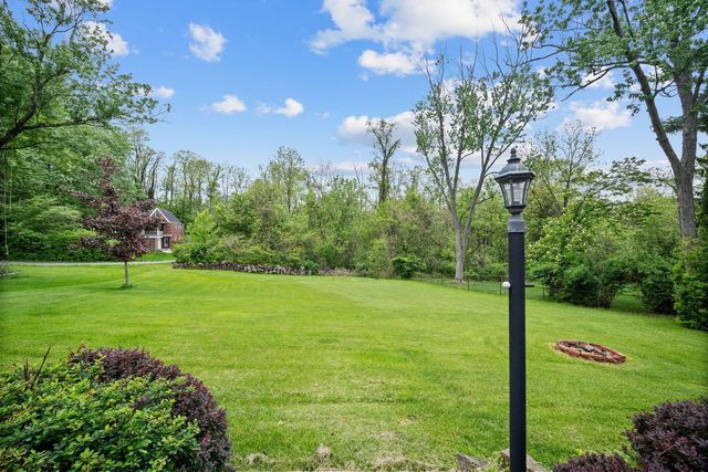294 McMurray Rd. ROAD, Upper St Clair, PA 15241
