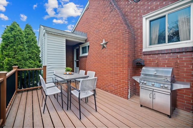 294 McMurray Rd. ROAD, Upper St Clair, PA 15241