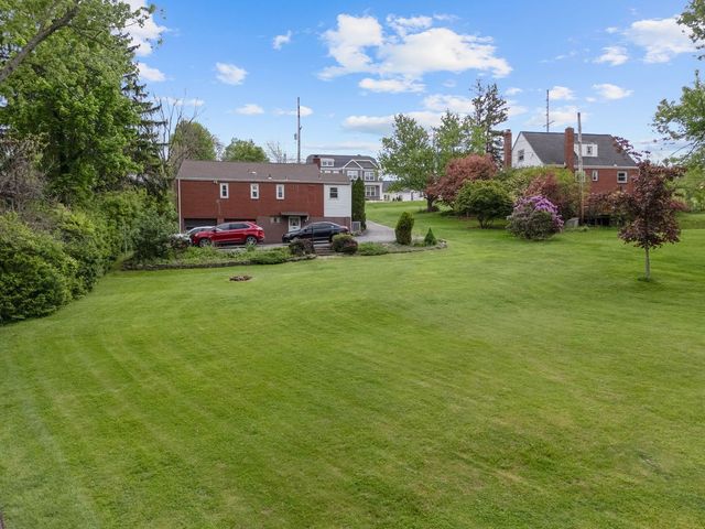 294 McMurray Rd. ROAD, Upper St Clair, PA 15241