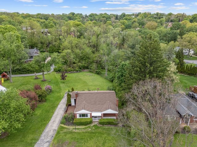 294 McMurray Rd. ROAD, Upper St Clair, PA 15241