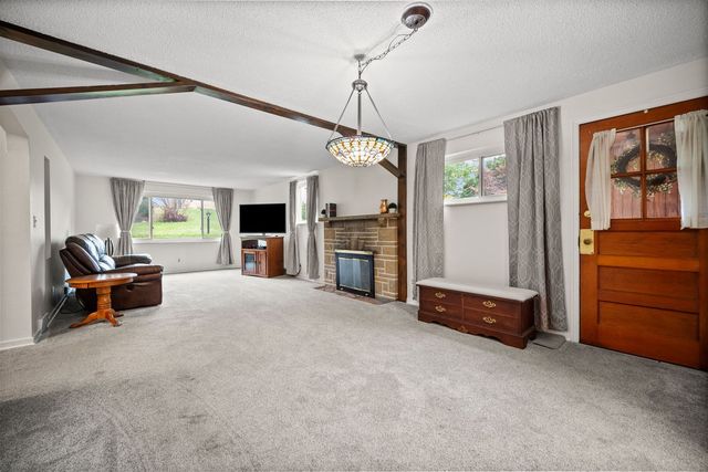 294 McMurray Rd. ROAD, Upper St Clair, PA 15241