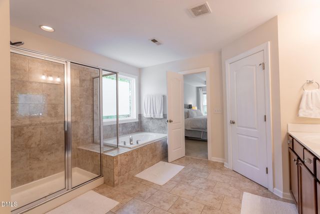 420 Coach House Lane, Hillsborough, NC 27278