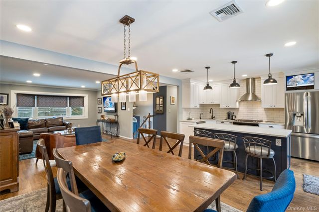 6 Stimson Place, Huntington, NY 11743