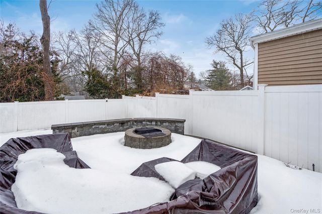 6 Stimson Place, Huntington, NY 11743