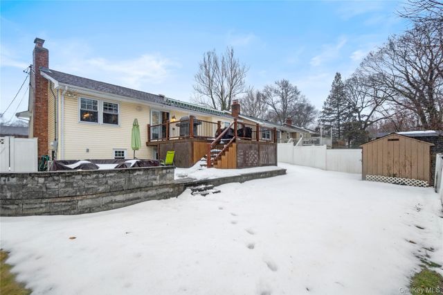 6 Stimson Place, Huntington, NY 11743