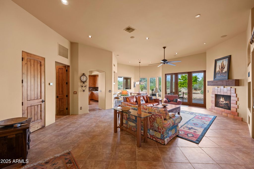 Image 11 of property listing at 18300 E ADOBE Way, Rio Verde, AZ 85263