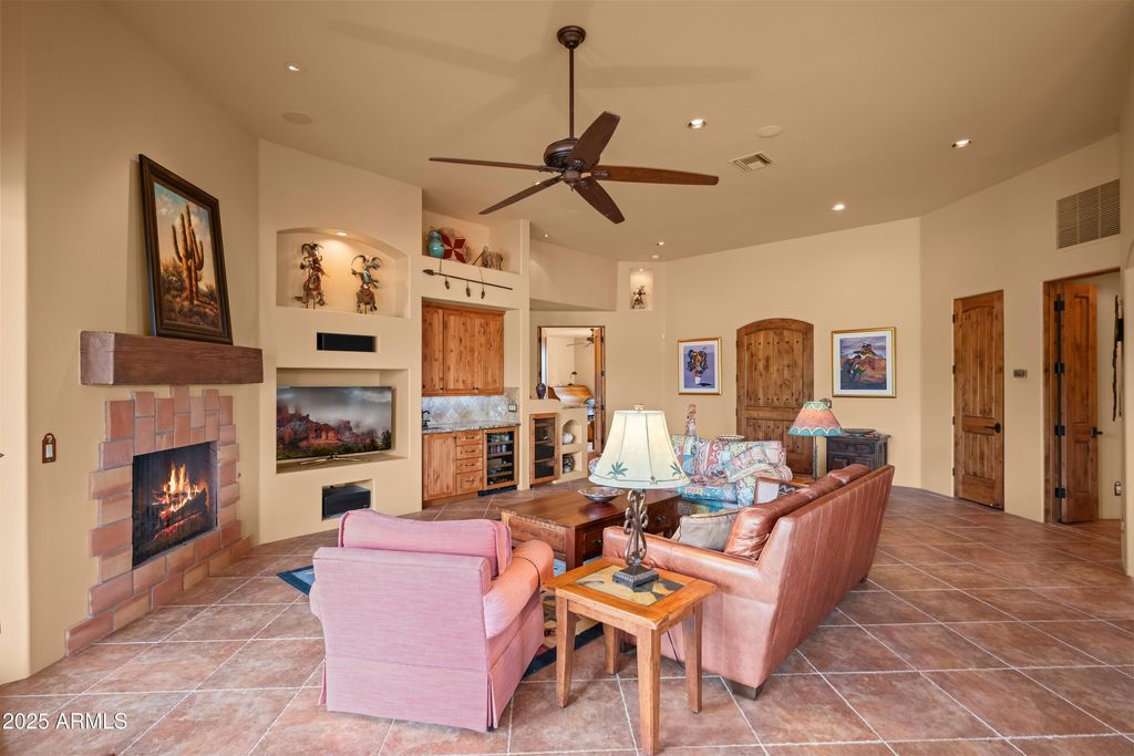 Image 12 of property listing at 18300 E ADOBE Way, Rio Verde, AZ 85263