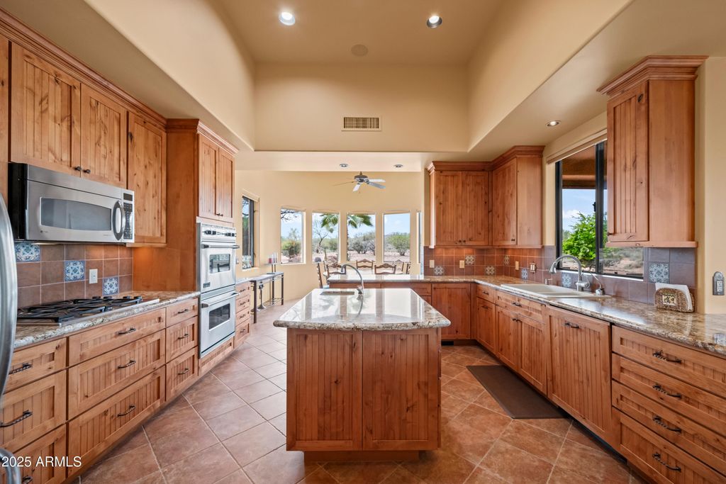 Image 15 of property listing at 18300 E ADOBE Way, Rio Verde, AZ 85263