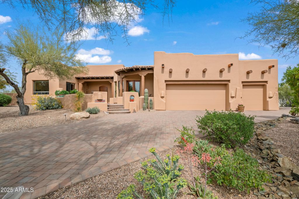 Image 2 of property listing at 18300 E ADOBE Way, Rio Verde, AZ 85263
