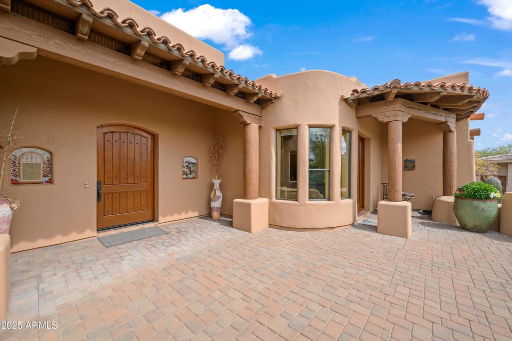 Image 4 of property listing at 18300 E ADOBE Way, Rio Verde, AZ 85263